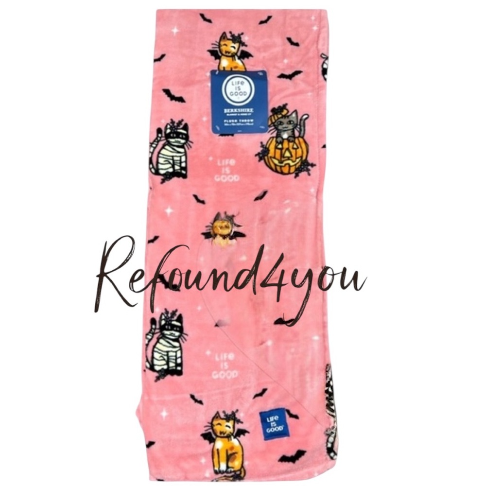 PETS - Life is Good - ‘Halloween Cats’ plush throw. 50” x 70” NWT. Firm!